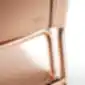 Slim S M CU kėdės detalė – odos siūlės ir rožinio aukso spalvos metalinis rėmas, MIDJ.