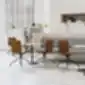 COM K42HC kėdės modernioje kavinės erdvėje